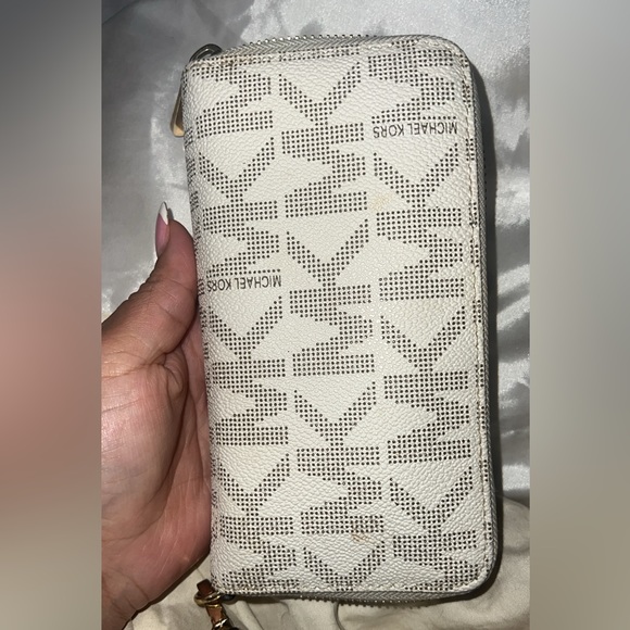 Michael kors wallet - Picture 2 of 2